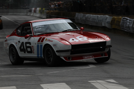 Den meget smukke Datsun kørt af Ronnie Bremer og Stefan Winquist . De vandt om lørdagen. Men valgte ikke at stille op til søndagens løb pga. diverse forviklinger, som vi godt kunne have været foruden.
(Foto: Allan Nielsen)